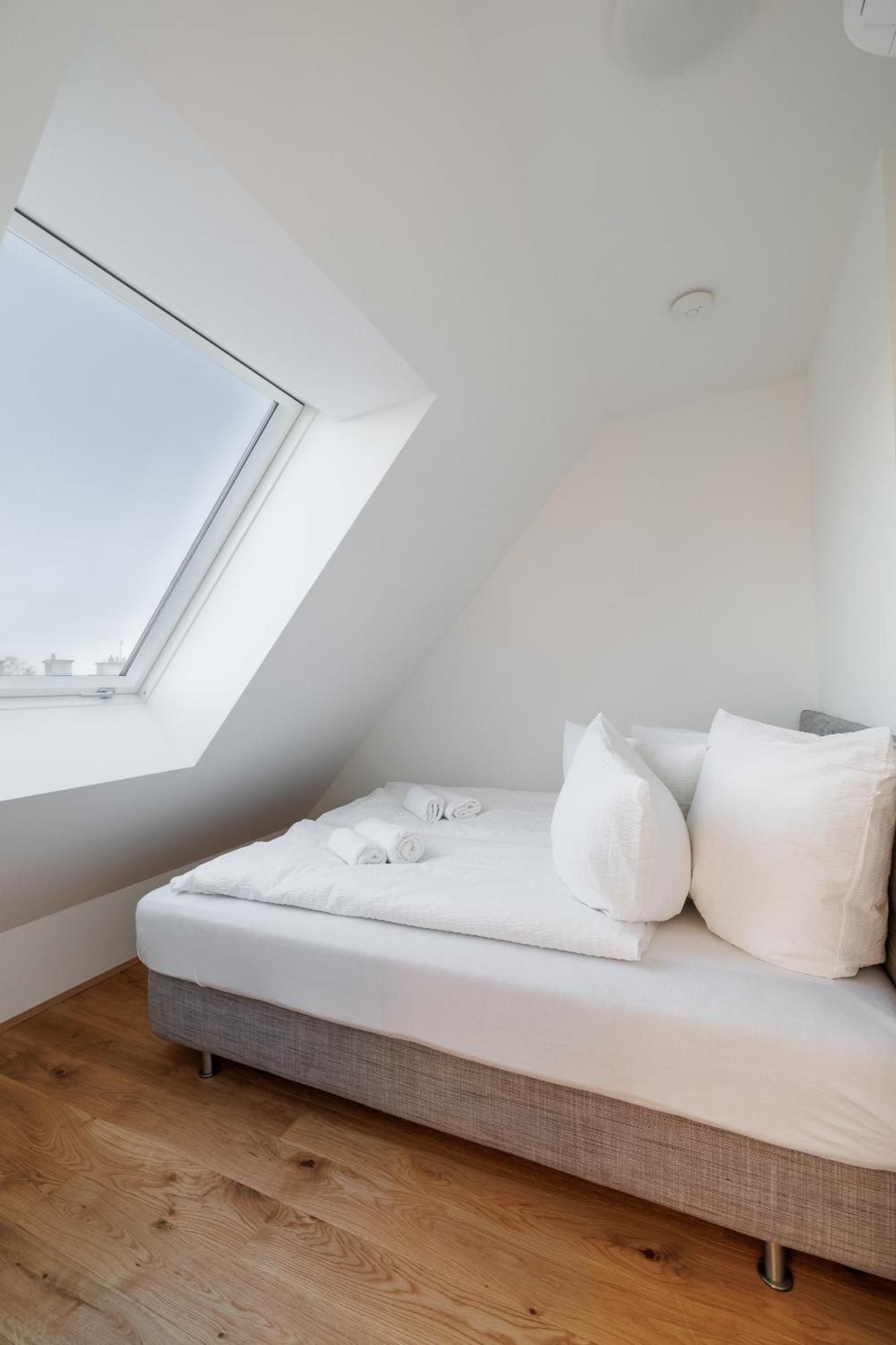 Symphony Apartments 41 - Modern Loft With Terrace And Grill In Central Location Viena Exterior foto