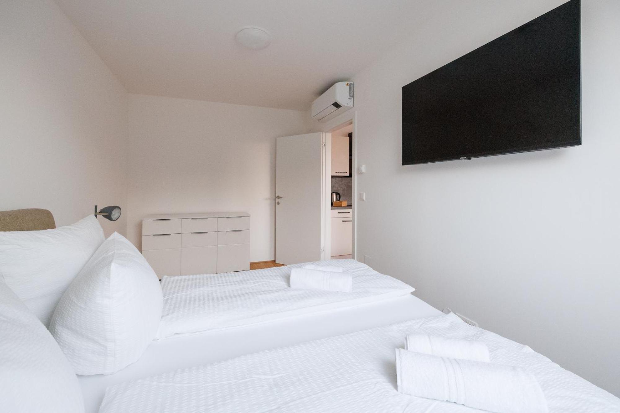 Symphony Apartments 41 - Modern Loft With Terrace And Grill In Central Location Viena Exterior foto